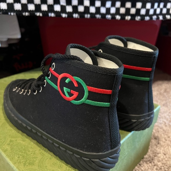 Gucci Black High-Top Sneakers with matching bag - Picture 11 of 16